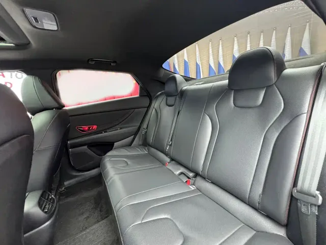 Hyundai Elantra — Фото автомобиля 16