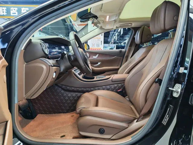 Mercedes-Benz E-Class — Фото автомобиля 7