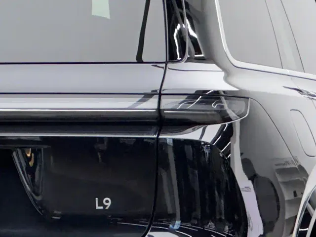 Li Auto L9 — Фото автомобиля 6