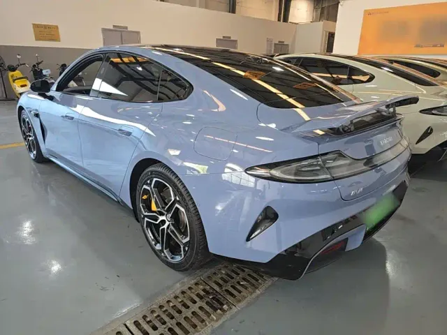 Xiaomi SU7 — Фото автомобиля 4