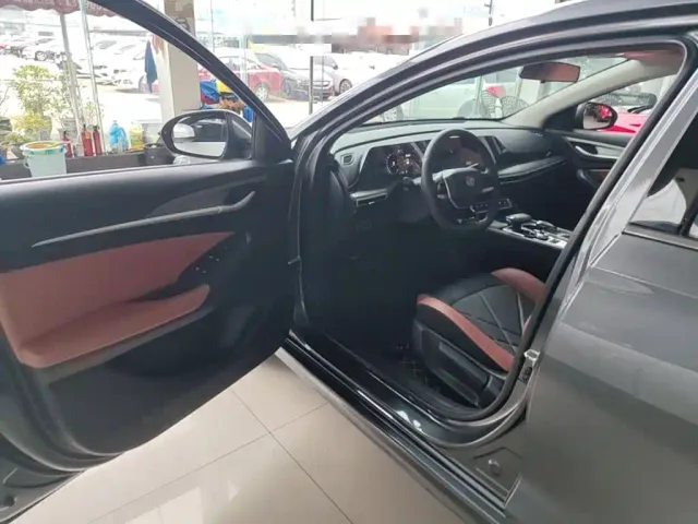 Changan Eado — Фото автомобиля 15