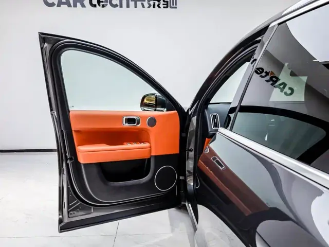 Li Auto L6 — Фото автомобиля 10