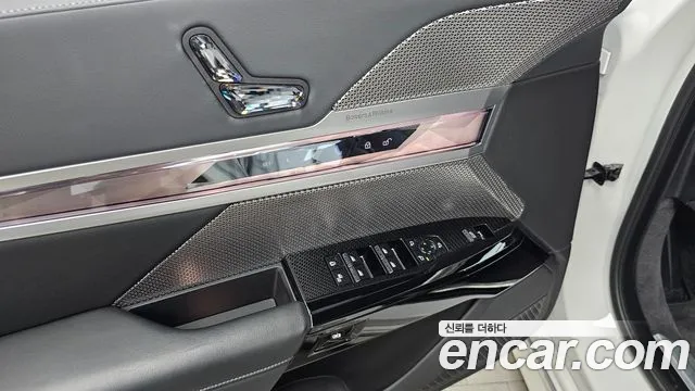 BMW 7 Series G70 — Фото автомобиля 27