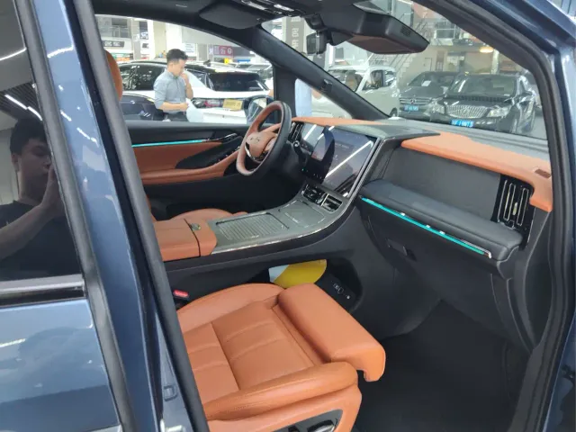 GAC Trumpchi Xiangwang M8 — Фото автомобиля 16