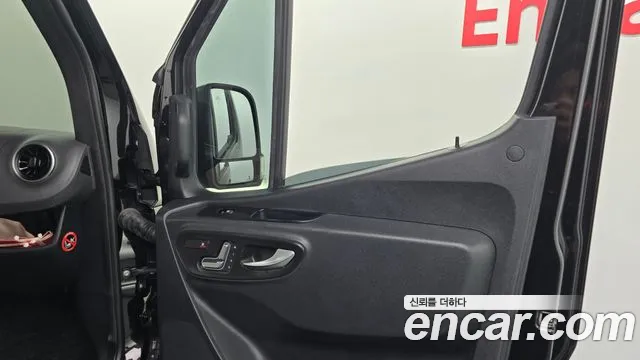 Mercedes-Benz Sprinter Sprinter 3.0 Дизель — Фото автомобиля 17