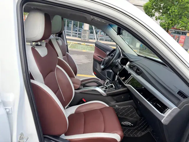 Geely Boyue — Фото автомобиля 13