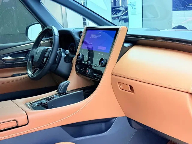 Toyota Vellfire — Фото автомобиля 6