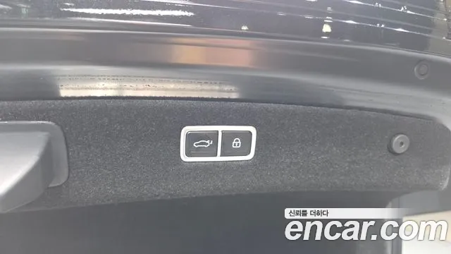 Genesis G90 Бензин 3.5 турбо AWD — Фото автомобиля 30
