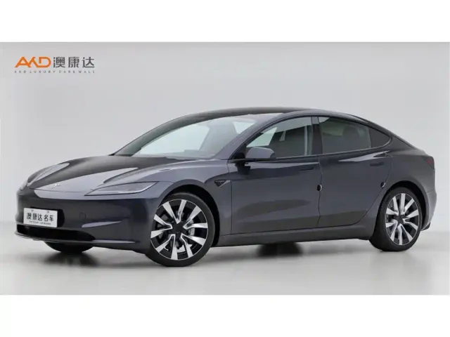 Фотография автомобиля — Tesla Model 3