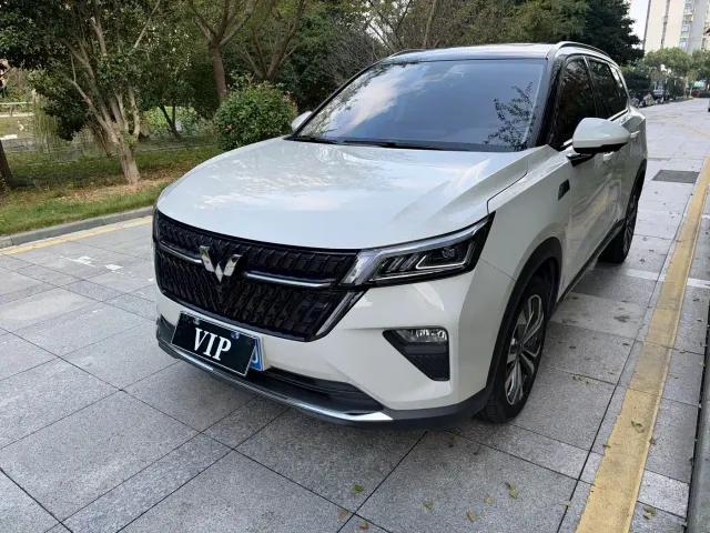 Wuling Asta — Фото автомобиля 2