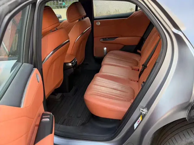 Changan Qiyuan E07 — Фото автомобиля 4