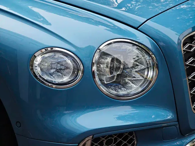Bentley Flying Spur — Фото автомобиля 22