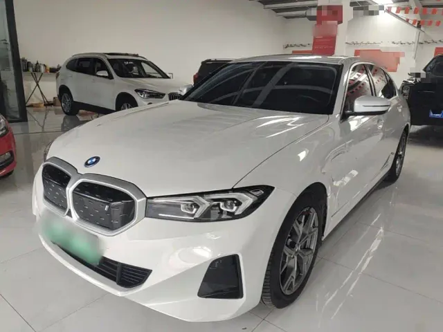 Фотография автомобиля — BMW i3