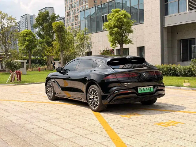 Denza Z9GT — Фото автомобиля 16