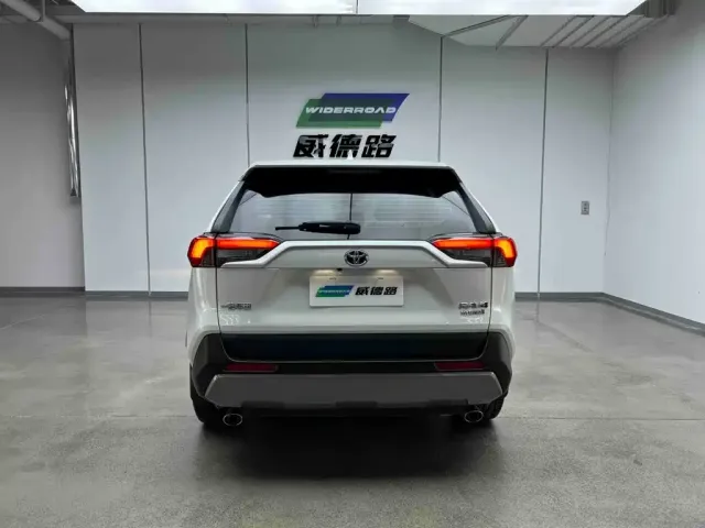 Toyota RAV4 Rongfang 2022 Hybrid 2.5L E-CVT 2WD Elite Edition — Фото автомобиля 9