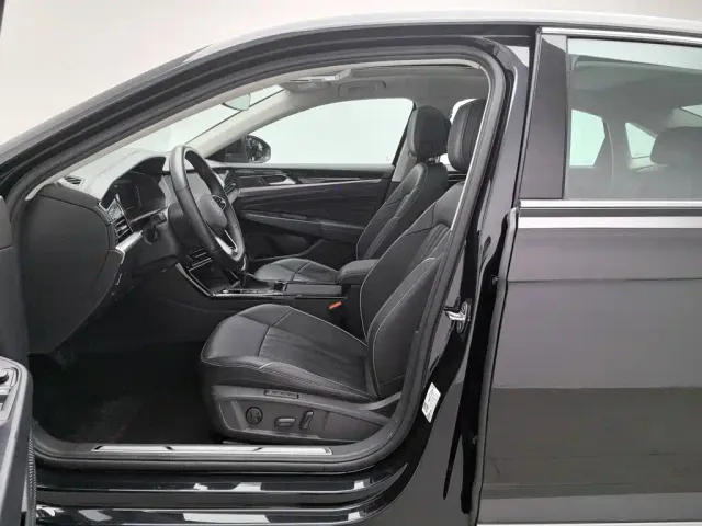 Volkswagen Passat — Фото автомобиля 10