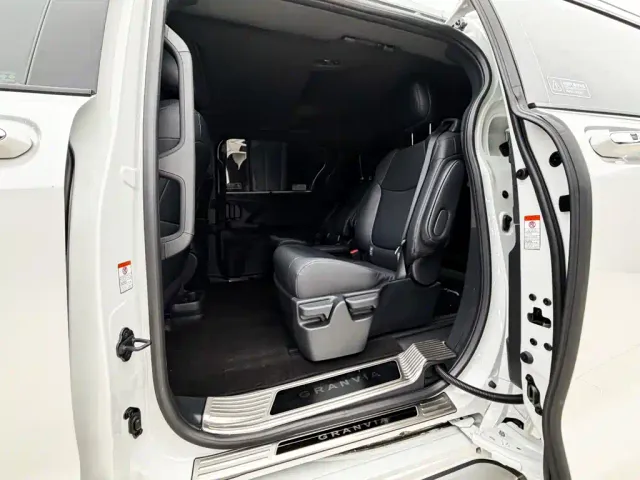 Toyota Granvia — Фото автомобиля 9