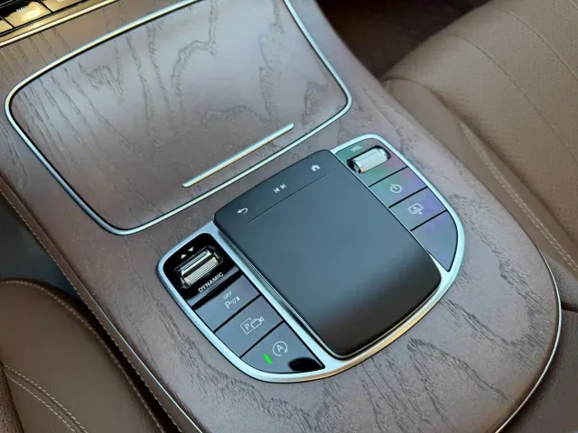 Mercedes-Benz E-Class — Фото автомобиля 13