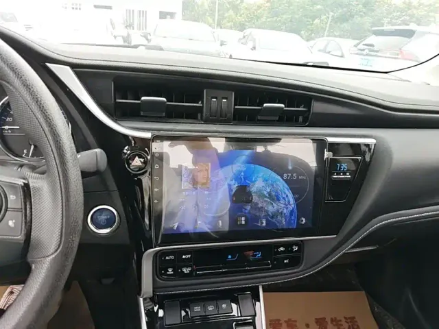 Toyota Corolla Twin Engine E+ — Фото автомобиля 11