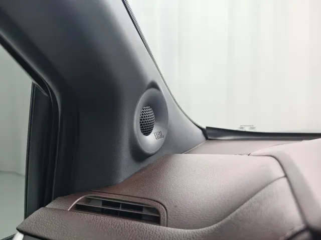 Toyota Sienna — Фото автомобиля 16