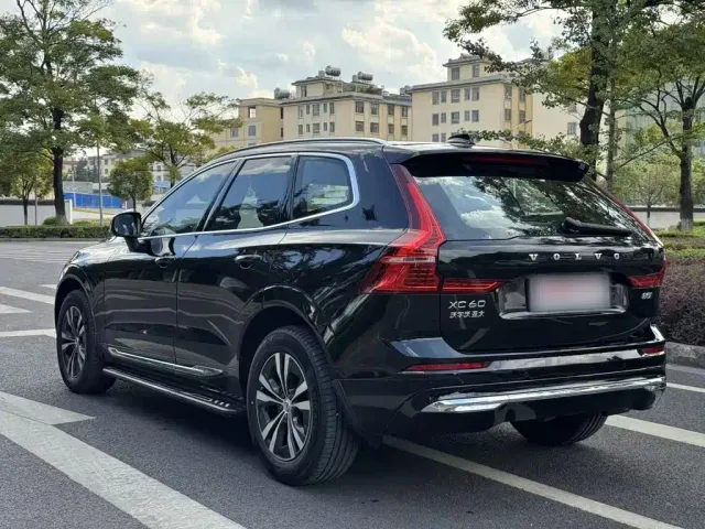 Volvo XC60 — Фото автомобиля 7