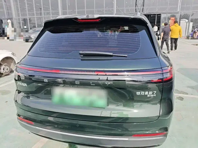 Geely Galaxy Starship 7 EM-i — Фото автомобиля 5