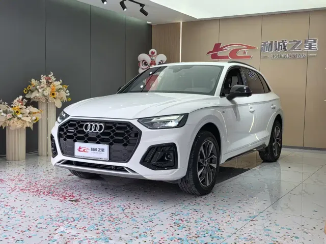 Фотография автомобиля — Audi Q5L