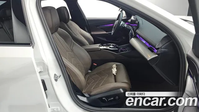 BMW 5-Series 5 серия (G60) 523d M Sport — Фото автомобиля 25