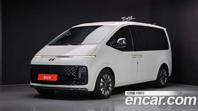 Фотография автомобиля — Hyundai Staria