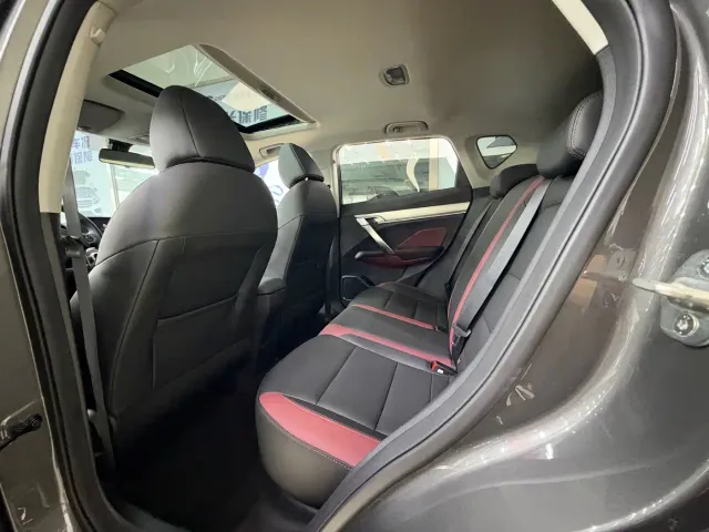 Geely Binyue — Фото автомобиля 7