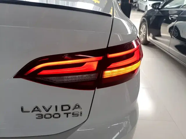 Volkswagen Lavida — Фото автомобиля 7
