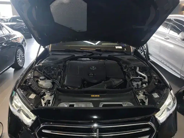 Mercedes-Benz E-Class — Фото автомобиля 15