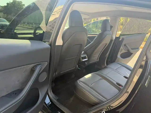 Tesla Model Y — Фото автомобиля 6