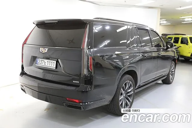 Cadillac Escalade — Фото автомобиля 4