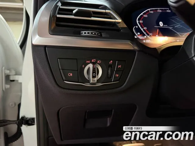 BMW X3 xDrive 20i M Sport Pro — Фото автомобиля 16