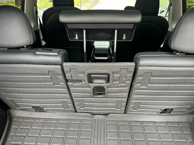 Tesla Model Y — Фото автомобиля 18