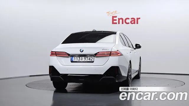 BMW 5-Series 5 серия (G60) 523d M Sport — Фото автомобиля 4