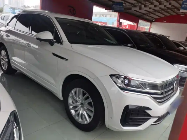 Volkswagen Touareg — Фото автомобиля 3