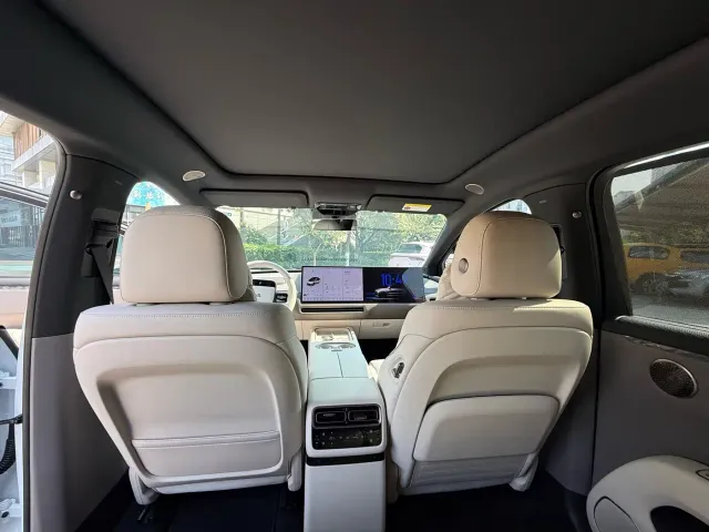 Li Auto i6 — Фото автомобиля 11