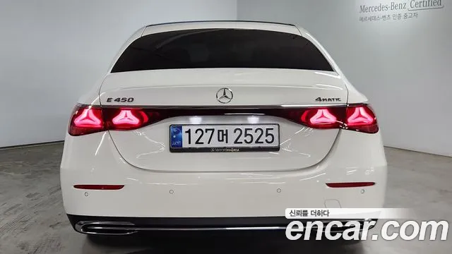 Mercedes-Benz E-Class — Фото автомобиля 4