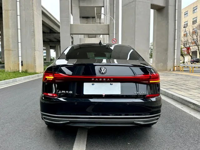 Volkswagen Passat — Фото автомобиля 7