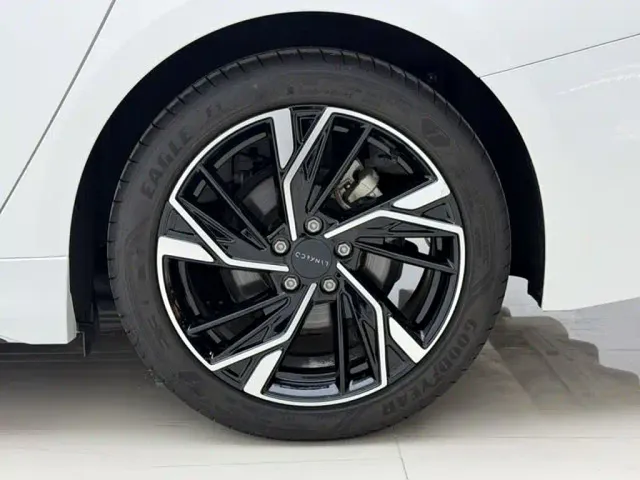 Lynk & Co 03 — Фото автомобиля 15