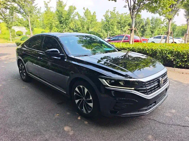 Volkswagen Passat — Фото автомобиля 2