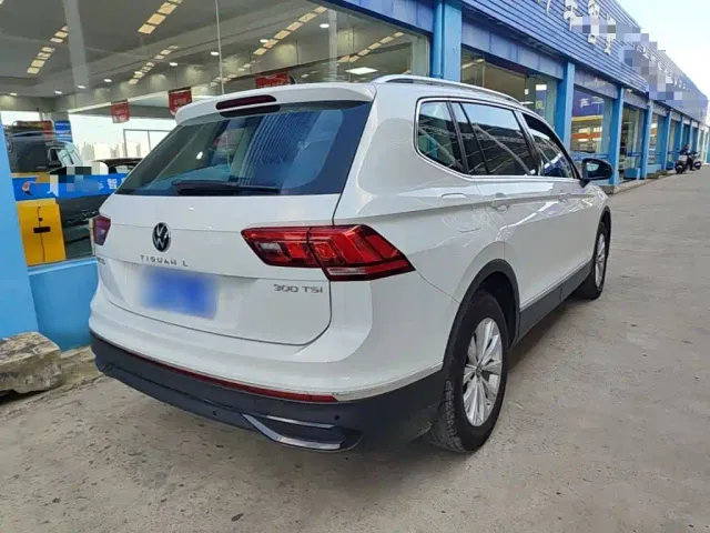 Volkswagen Tiguan L — Фото автомобиля 6