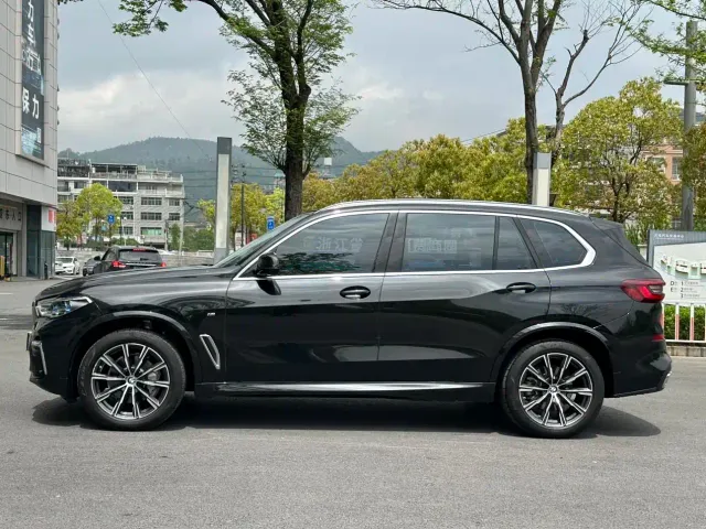 BMW X5 — Фото автомобиля 4