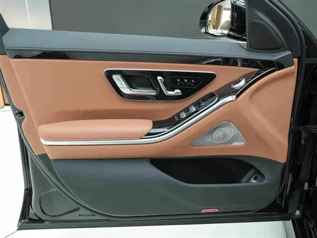 Mercedes-Benz S-Class — Фото автомобиля 16