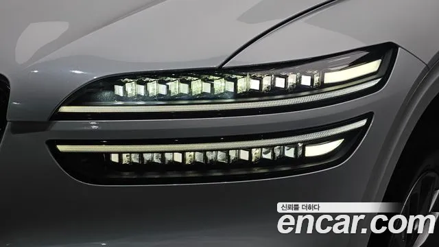 Genesis GV70 — Фото автомобиля 7