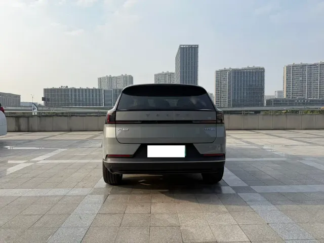 Volvo XC70 Plug-in Hybrid — Фото автомобиля 7