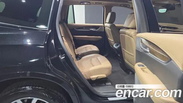 Cadillac XT6 — Фото автомобиля 12