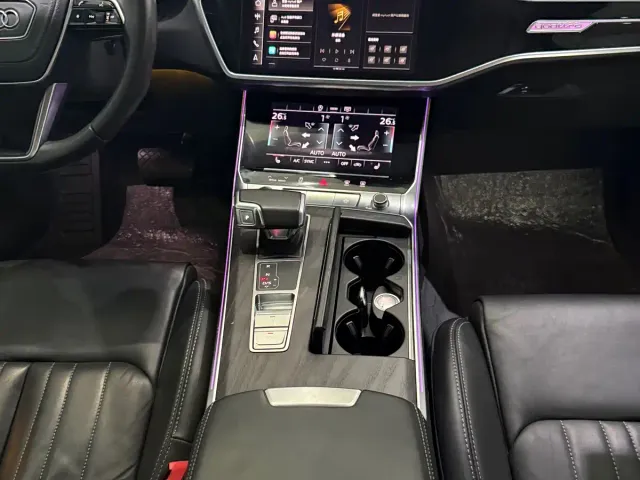 Audi A6L — Фото автомобиля 16